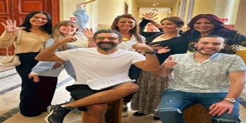 محمد حماقي يتألق إخراجيًا في «روج أسود»