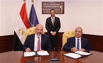 "هندي" يشهد توقيع شراكة بين الأكاديمية العربية وشركة إي آند لإنشاء مختبرات متطورة للاتصالات السلكية واللاسلكية