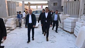 وزير الصناعة يتفقد 5 مصانع رخام وجرانيت بشق الثعبان لدعم الإنتاج والصادرات