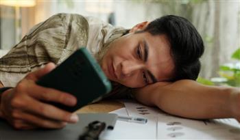 كيف تكتشفين فقدان الهدف عند الرجل؟.. إشارات صامتة تحتاج الانتباه