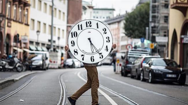 علماء يفجرون مفاجأة عن أسباب التأخر على المواعيد.. لا تتعلق بعدم الانضباط