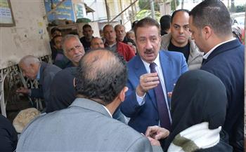 محافظ بورسعيد يلتقي المواطنين خلال جولاته الميدانية