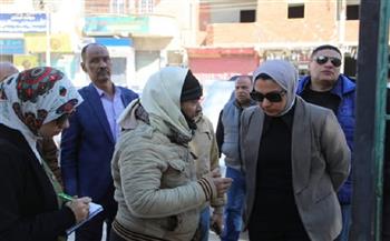 محافظ الوادي الجديد تنتقل لمنطقة "عين البرج" لمعاينة الشكوى ميدانيًا 