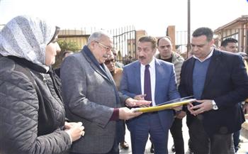 محافظ بورسعيد يتفقد نادي العاملين بالمحافظة ويوجه برفع كفاءته وتطويره على أعلى مستوى 