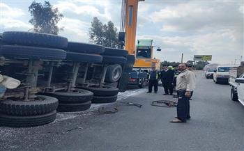 محافظ الدقهلية يؤكد سرعة الاستجابة لحالات الطوارئ ورفع سيارة نقل بطريق أجا المنصورة