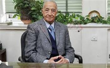 محافظ قنا ينعى وفاة "شيخ الإذاعيين" فهمي عمر