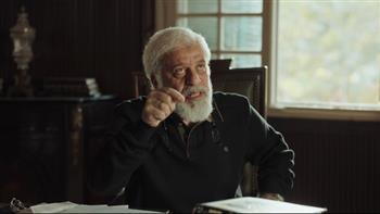 انفعال محمود عزت وتوقعات صادمة لمستقبله في الحلقة الثامنة من «رأس الأفعى»