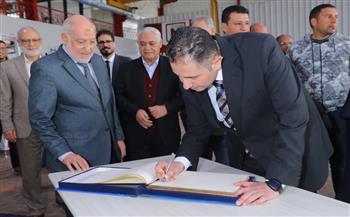 محافظ دمياط يتفقد مصانع الآثاث والألبان بالمنطقة الصناعية لتعزيز الإنتاج والتصدير