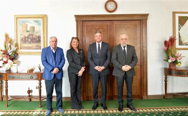 رئيس الأعلى للإعلام يجتمع مع رؤساء النقابات الفنية لمناقشة دراما رمضان والبرامج الترفيهية والمنوعات