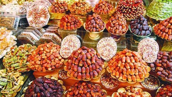 مهن رمضانية| بائع التمور في رمضان.. مهنة موسمية