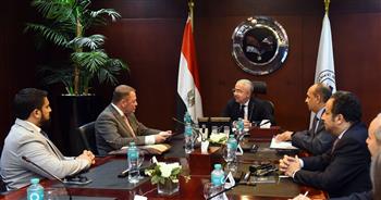 هيئة الاستثمار وشركة جارديان جلاس يبحثان خطط توسع الشركة في مصر