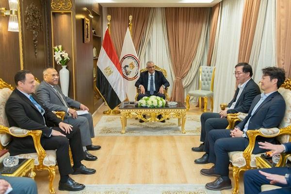 وزير الدولة للإنتاج الحربي يستقبل وفد شركة "Hanwha" الكورية الجنوبية