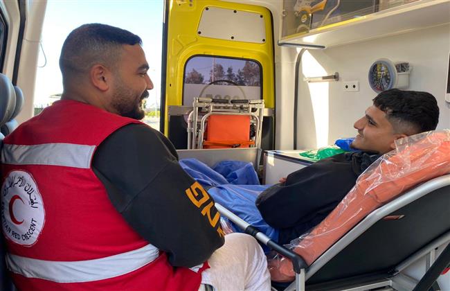 الهلال الأحمر يدفع قافلة «زاد العزة» 147 بحمولة 6,240 طنًا من المساعدات