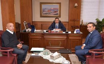 محافظ بورسعيد يتابع سير العمل في مشروعات الثروة الحيوانية بالمحافظة 