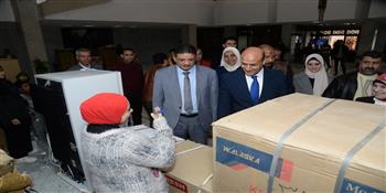 محافظ أسيوط يسلم 10 أجهزة عرائس وكرسيين متحركين كهربائيين للأسر الأولى بالرعاية