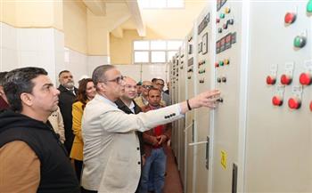 محافظ الجيزة يجري تجارب التشغيل الأولية بمحطة رفع الصرف الصحي بقرية دهشور بمركز البدرشين