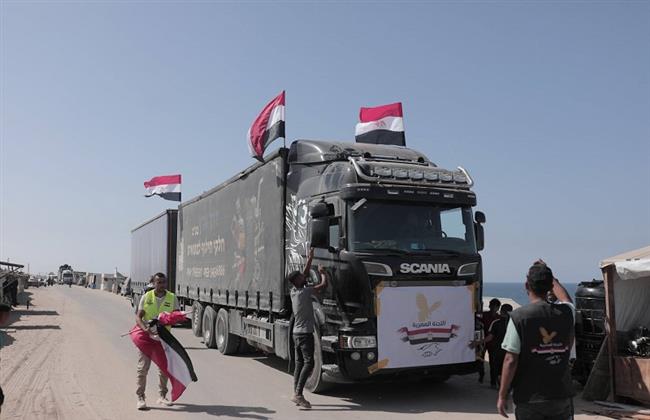 يد العون للأشقاء.. اللجنة المصرية في غزة تنفذ مشاريع إيواء وتوزيع مساعدات لـ آلاف النازحين 