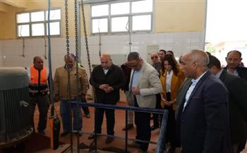  محافظ الجيزة يجري تجارب التشغيل الأولية بمحطة رفع الصرف الصحي بقرية دهشور بمركز البدرشين