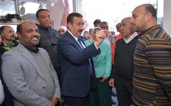 محافظ بورسعيد يتابع سير العمل بمنفذ بيع اللحوم مشروع تربية الماشية التابع للمحافظة   