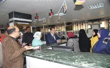 محافظ بورسعيد يتفقد المركز التكنولوجي بحي المناخ لمتابعة طلبات التصالح