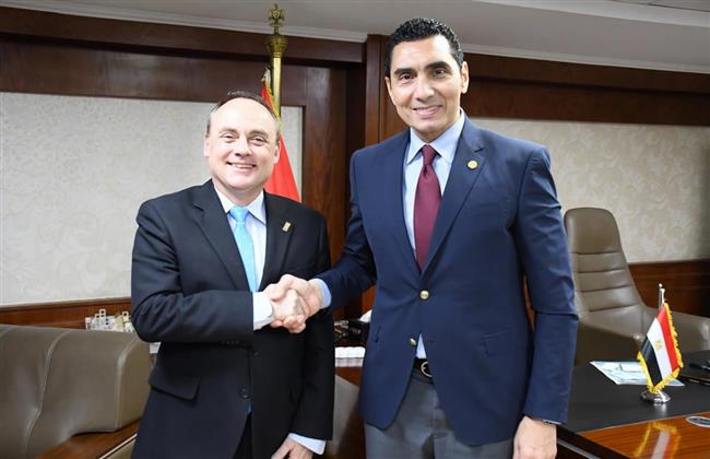 وزير الشباب يودّع ممثل صندوق الأمم المتحدة للسكان بعد انتهاء فترة عمله بمصر    