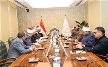 وزير الأوقاف يجتمع بمديري المديريات لمتابعة جهود الوزارة في رمضان 
