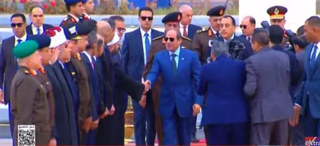 الرئيس السيسي يصل مسجد المشير طنطاوي لأداء صلاة الجمعة