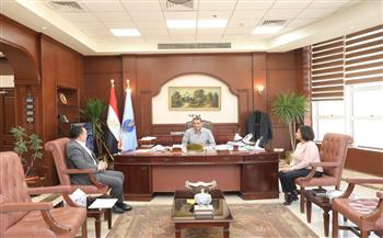 محافظ البحر الأحمر يلتقي رئيس غرفة شركات السياحة لمناقشة تحديات القطاع