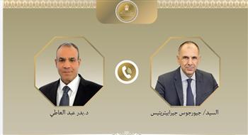 وزير الخارجية ونظيره اليوناني يبحثان سبل دعم العلاقات الثنائية ومستجدات الوضع الإقليمي