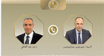 وزير الخارجية ونظيره اليوناني يبحثان سبل دعم العلاقات الثنائية ومستجدات الوضع الإقليمي