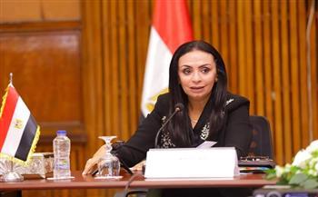 القصة الكاملة.. مساعد وزيرة التضامن يكشف حقيقة تجول الدكتورة مايا مرسي بعباءة وطرحة سوداء في أحد الأسواق