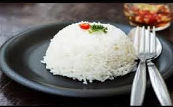 خطوات مضمونة لتحضير الأرز الأبيض بفص الحبهان