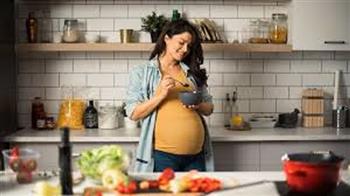 نصائح غذائية تضمن صيامًا صحيًا للمرأة الحامل