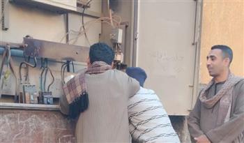 محافظ قنا يوجه برفع مستوى كفاءة منظومة الإنارة بالقرى والتعامل الفوري مع أي أعطال قد تؤثر على المواطنين