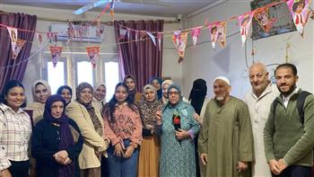 طلاب كلية التربية النوعية بسوهاج يدخلون البهجة والسرور علي نزلاء دار مسنين   