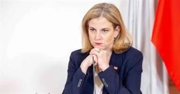 وزيرة خارجية النمسا تدعو إلى خفض التصعيد عقب الضربات على إيران