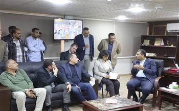 محافظ البحر الأحمر يشهد عرضًا تقديميًا عن مقومات مدينة سفاجا ويتابع تنفيذ المشروعات الجارية