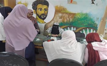 قسم المرأة بقصر ثقافة الفيوم ينفذ ورشة أشغال يدوية لتعليم مشغولات الخرز