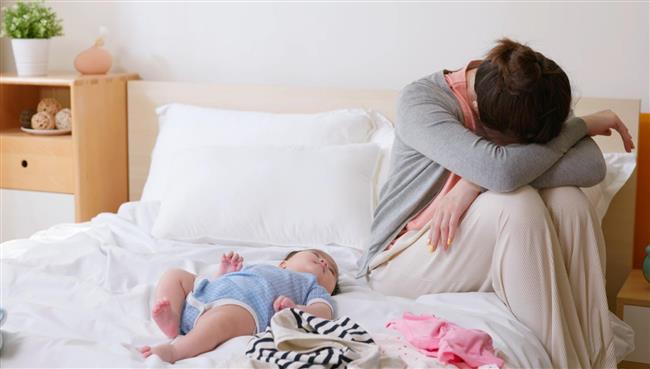للأمهات الجدد.. نصائح للتعامل مع قلة النوم بعد الولادة