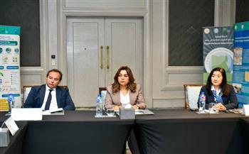 منال عوض تعقد اجتماعًا تنسيقيًا مع المراكز البحثية التي تعمل على إعداد دراسات تقييم مخاطر المناخ