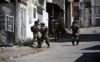 قوات الاحتلال تخطر الأهالي بهدم 7 منازل و4 منشآت تجارية عند مدخل بلدة حزما