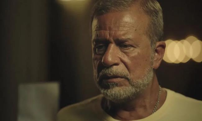 شريف منير بإطلالة لافته في بوستر مسلسل رمضان «رأس الأفعى»