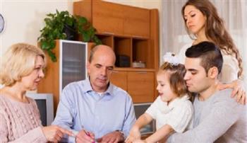 للأمهات.. نصائح للتعامل مع تدخل الأهل في تربية الأبناء بحكمة وهدوء