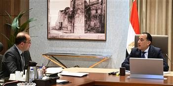 رئيس الوزراء يتابع مع وزير المالية عددًا من ملفات العمل