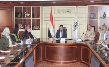 نائب محافظ بني سويف يترأس اجتماع لجنة الشهداء لتطوير خدمات الأسر