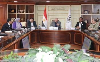 محافظ بني سويف يترأس اجتماع تطوير الموارد الذاتية وتعزيز الشراكة الاستثمارية