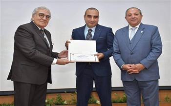 محافظ بورسعيد يكرم إدارة المركبات والنقل الميكانيكي بالمحافظة تقديرًا لجهودهم وتميزهم