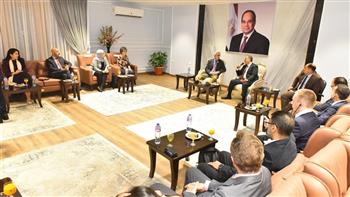 محافظ أسيوط يبحث مع وفد الاتحاد الأوروبي واليونيدو دعم تكتل النباتات الطبية والعطرية