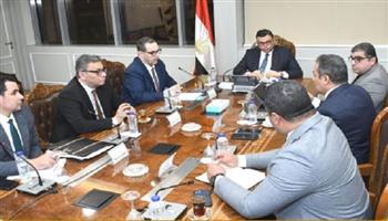 وزير الإسكان يتابع مستجدات مشروعات التنمية السياحية ويؤكد الالتزام بالجداول الزمنية