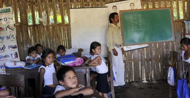 للطلاب والمعلمين.. دولة جديدة تمنع الهاتف المحمول في المدارس